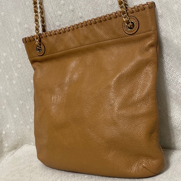 *SOLD*Tory Burch Marion Whipstitch Trimmed Pebbled Leather Shoulder Bag/Caramel - Picture 7 of 17